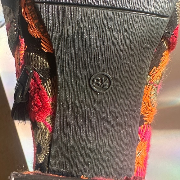 MIA Floral Embroidered Ankle Boots size 8.5 - Picture 6 of 6